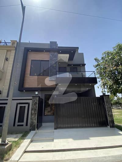 نیو لاہور سٹی ۔ فیز 2 نیو لاهور سٹی,لاہور میں 3 کمروں کا 5 مرلہ مکان 1.55 کروڑ میں برائے فروخت۔