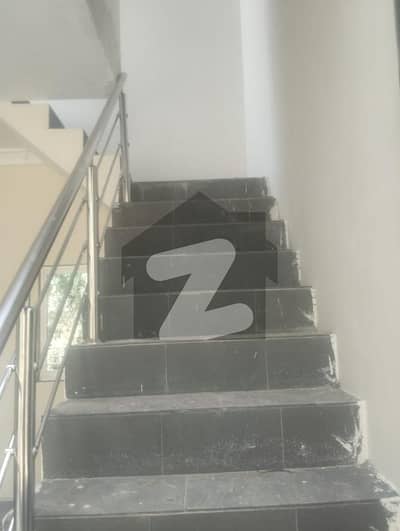 10 Marla house for rent in main cantt