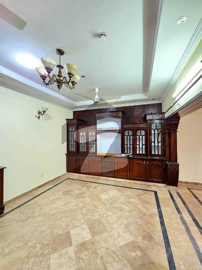 جی ۔ 14/4 جی ۔ 14,اسلام آباد میں 2 کمروں کا 10 مرلہ زیریں پورشن 82.0 ہزار میں کرایہ پر دستیاب ہے۔