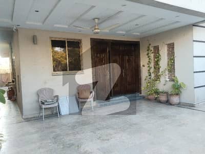 بحریہ ٹاؤن فیز 2 بحریہ ٹاؤن راولپنڈی,راولپنڈی میں 4 کمروں کا 10 مرلہ مکان 3.5 کروڑ میں برائے فروخت۔