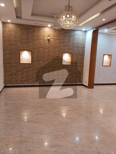 ڈی ۔ 12/4 ڈی ۔ 12,اسلام آباد میں 6 کمروں کا 8 مرلہ مکان 2.3 لاکھ میں کرایہ پر دستیاب ہے۔