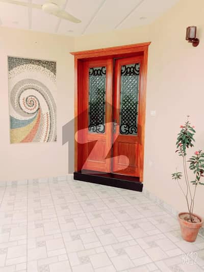 ڈی ایچ اے فیز 5 - بلاک بی فیز 5,ڈیفنس (ڈی ایچ اے),لاہور میں 3 کمروں کا 5 مرلہ مکان 1.25 لاکھ میں کرایہ پر دستیاب ہے۔