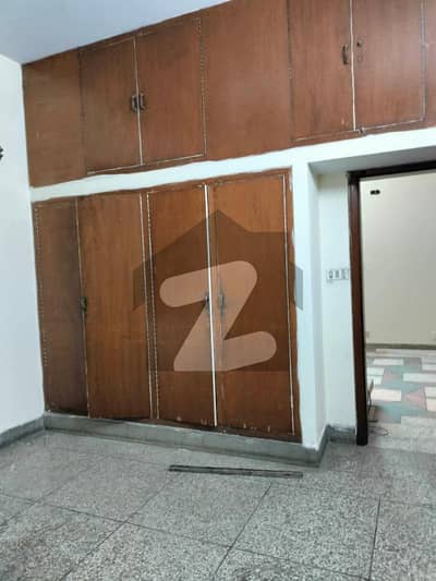 علامہ اقبال ٹاؤن لاہور میں 2 کمروں کا 7 مرلہ بالائی پورشن 53.0 ہزار میں کرایہ پر دستیاب ہے۔