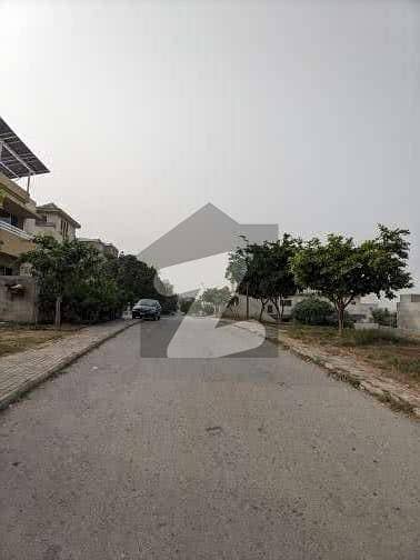 ڈی ایچ اے ڈیفینس فیز 5 ڈی ایچ اے ڈیفینس,اسلام آباد میں 1 کنال رہائشی پلاٹ 2.95 کروڑ میں برائے فروخت۔