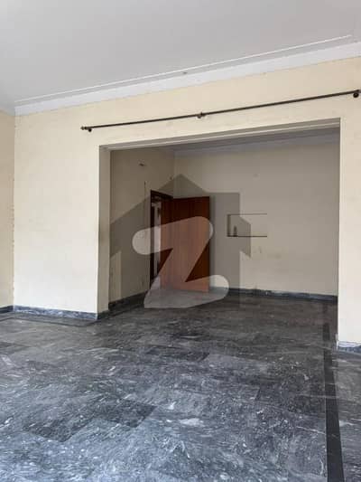 Iqbal Town 10 Marla Upper Portion At Mehran Block