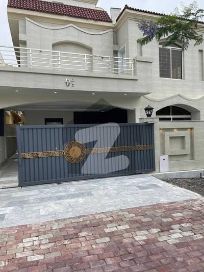 بحریہ انکلیو بحریہ ٹاؤن,اسلام آباد میں 5 کمروں کا 10 مرلہ مکان 1.9 لاکھ میں کرایہ پر دستیاب ہے۔