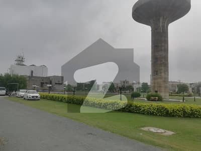 واپڈا سٹی ۔ بلاک ای واپڈا سٹی,فیصل آباد میں 1 کنال رہائشی پلاٹ 3.0 کروڑ میں برائے فروخت۔