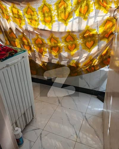 یونیورسٹی روڈ کراچی میں 2 کمروں کا 4 مرلہ فلیٹ 80.0 لاکھ میں برائے فروخت۔