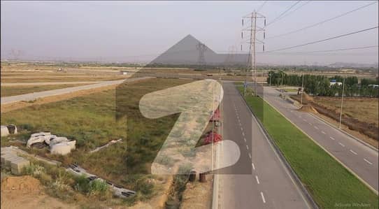 560 Square Yards Spacious Residential Plot Available In Hub River Road For Sale