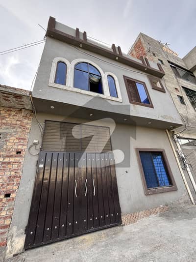 ایلیٹ ٹاؤن لاہور میں 3 کمروں کا 3 مرلہ مکان 60.0 لاکھ میں برائے فروخت۔