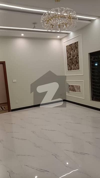 1 Kanal House - Luxry Built & Brand New Condition