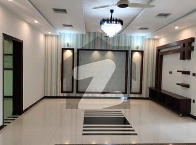 بحریہ ٹاؤن سیکٹر سی بحریہ ٹاؤن,لاہور میں 5 کمروں کا 10 مرلہ مکان 4.0 کروڑ میں برائے فروخت۔