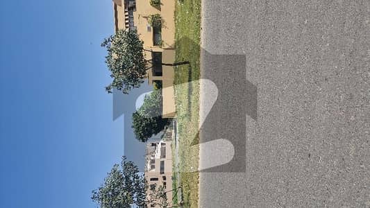 9marla 38 sqft plot 100 ft main road