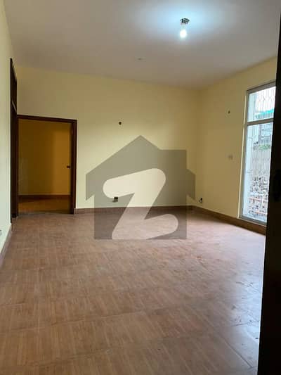 1 kanal house available for rent