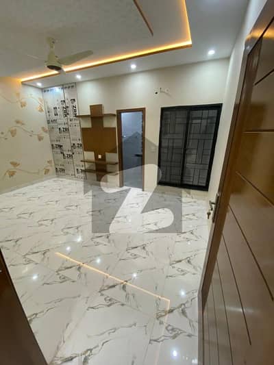 پنجاب یونیورسٹی فیز 2 - بلاک سی پنجاب یونیورسٹی سوسائٹی فیز 2,پنجاب یونیورسٹی ایمپلائیز سوسائٹی,لاہور میں 3 کمروں کا 10 مرلہ بالائی پورشن 85.0 ہزار میں کرایہ پر دستیاب ہے۔