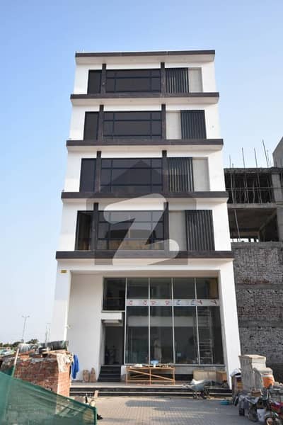 ڈی ایچ اے فیز 8 - کمرشل براڈوے ڈی ایچ اے فیز 8,ڈیفنس (ڈی ایچ اے),لاہور میں 7 کمروں کا 8 مرلہ عمارت 19.95 کروڑ میں برائے فروخت۔