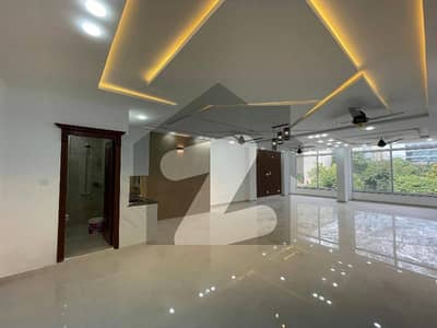 آئی ۔ 8 مرکز آئی ۔ 8,اسلام آباد میں 3 کمروں کا 5 مرلہ دفتر 3.0 لاکھ میں کرایہ پر دستیاب ہے۔