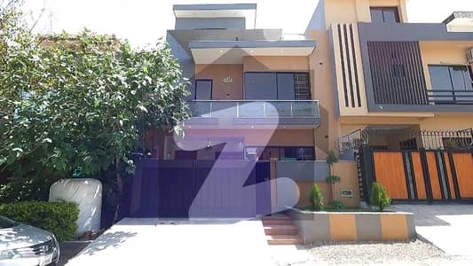 جی ۔ 13/4 جی ۔ 13,اسلام آباد میں 4 کمروں کا 4 مرلہ مکان 4.4 کروڑ میں برائے فروخت۔