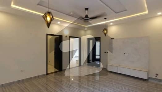 فورٹ ولاز لاہور میں 5 کمروں کا 10 مرلہ مکان 4.5 کروڑ میں برائے فروخت۔