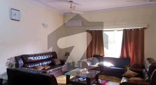 مین بلیوارڈ ڈی ایچ اے ڈیفینس ڈی ایچ اے ڈیفینس,لاہور میں 2 کمروں کا 9 مرلہ بالائی پورشن 1.2 لاکھ میں کرایہ پر دستیاب ہے۔