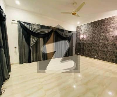 بحریہ ٹاؤن ٹیولپ بلاک بحریہ ٹاؤن سیکٹر سی,بحریہ ٹاؤن,لاہور میں 3 کمروں کا 10 مرلہ زیریں پورشن 65.0 ہزار میں کرایہ پر دستیاب ہے۔