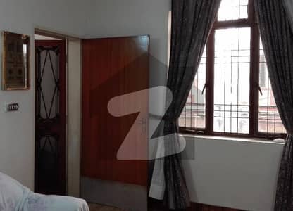 Samanabad House Sized 394 Square Feet Is Available