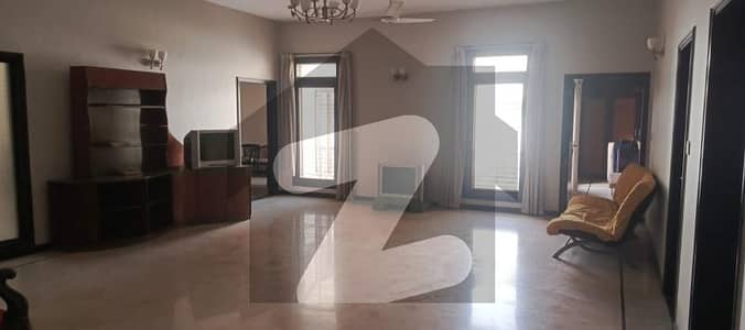 ڈی ایچ اے فیز 2 ڈی ایچ اے ڈیفینس,کراچی میں 3 کمروں کا 1 کنال بالائی پورشن 2.35 لاکھ میں کرایہ پر دستیاب ہے۔