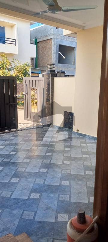 فیصل ٹاؤن - ایف ۔ 18 اسلام آباد میں 4 کمروں کا 8 مرلہ مکان 1.2 لاکھ میں کرایہ پر دستیاب ہے۔