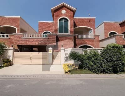 عسکری 3 ڈی ایچ اے ڈیفینس,ملتان میں 4 کمروں کا 10 مرلہ مکان 3.25 کروڑ میں برائے فروخت۔