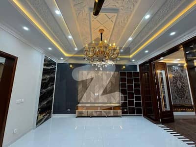 10 Marla House For Rent In Janiper Block, Sector C Bahria Town Lahore Prime Location