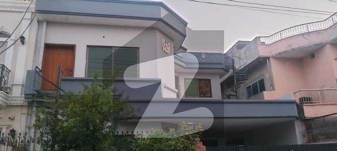 واپڈا ٹاؤن فیز 1 واپڈا ٹاؤن,لاہور میں 5 کمروں کا 10 مرلہ مکان 1.4 لاکھ میں کرایہ پر دستیاب ہے۔