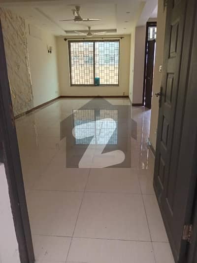 جی ۔ 14/4 جی ۔ 14,اسلام آباد میں 4 کمروں کا 4 مرلہ مکان 1.1 لاکھ میں کرایہ پر دستیاب ہے۔