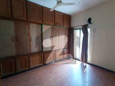 10 Marla Full House for Rent in Phase 3 Prime Location