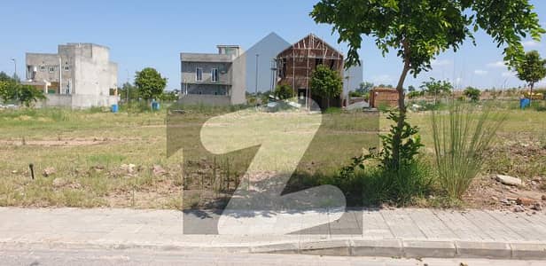 Very Exclusive, Height location, 100 ft Boulevard 1 Kanal plot for Sale