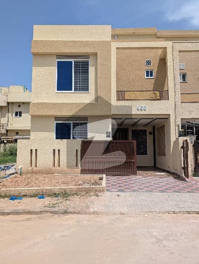 بحریہ ٹاؤن فیز 8 ۔ بلاک ایم بحریہ ٹاؤن فیز 8,بحریہ ٹاؤن راولپنڈی,راولپنڈی میں 4 کمروں کا 5 مرلہ مکان 2.2 کروڑ میں برائے فروخت۔