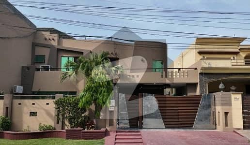 1 Kanal House Is Available For Sale  PCSIR Phase 2- Main 50 ft Road Direct Owner To Deal In Lahore