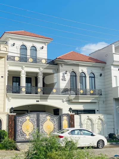 سرگودھا - سلاں والی روڈ سرگودھا میں 5 کمروں کا 8 مرلہ مکان 3.65 کروڑ میں برائے فروخت۔