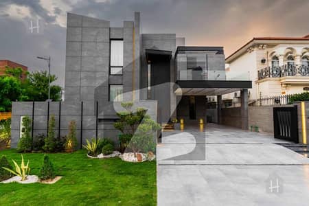 Corner 1 Kanal Fully Furnished Modern Design Luxury House Near Park