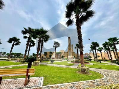 Ready To Buy A Facing Park Residential Plot 5 Marla In Gujranwala