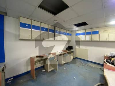 شاہراہِ فیصل کراچی میں 4 مرلہ دفتر 1.1 لاکھ میں کرایہ پر دستیاب ہے۔