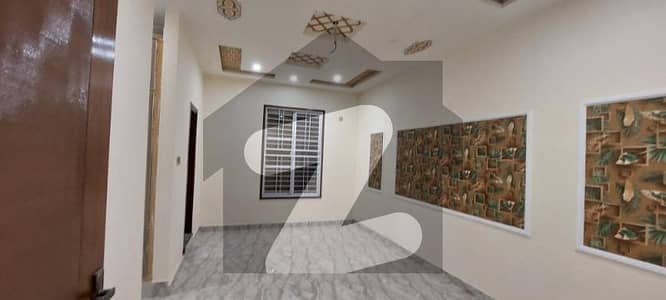 کیپٹل روڈ سیالکوٹ میں 4 کمروں کا 5 مرلہ مکان 2.3 کروڑ میں برائے فروخت۔