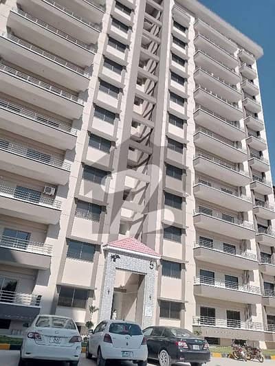 3 Bed Apartment Available For Rent