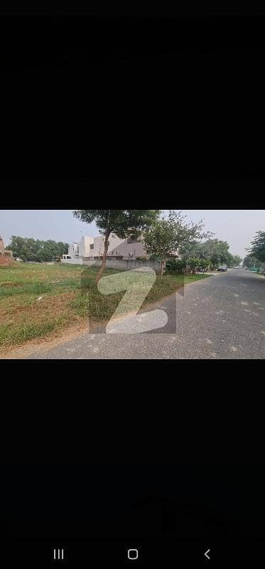 1-KANAL PLOT FOR SALE PHASE 7 BLOCK Z2 SOURROUNDING HOUSES VERY RESONABLE OPTION