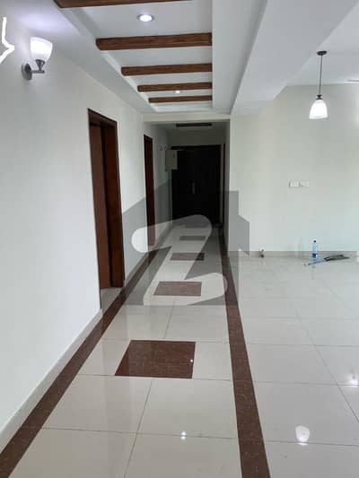10 MARLA 3 BEDROOMS APARTMENT AVAILABLE FOR RENT