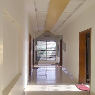 1 Kanal Upper Portion For Rent In Uet Housing Society