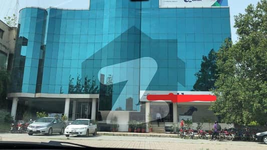 F-7 MARKAZ PRIME LOCATION COMMERCAIL BUILDING FOR SALE