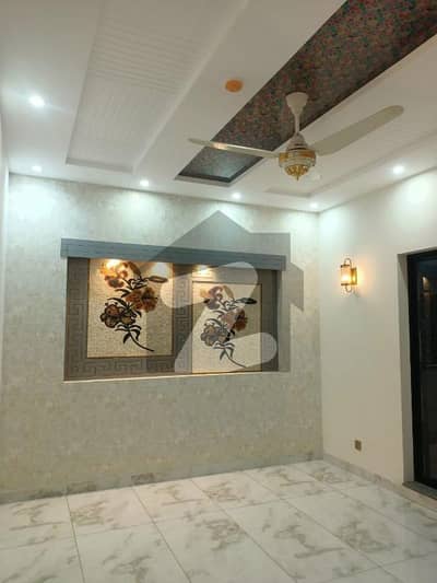 ڈی ایچ اے 11 رہبر سیکٹر 1 - بلاک ای ڈی ایچ اے 11 رہبر سیکٹر 1,ڈی ایچ اے 11 رہبر,لاہور میں 4 کمروں کا 10 مرلہ مکان 1.8 لاکھ میں کرایہ پر دستیاب ہے۔