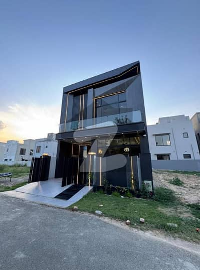 Beautiful 5 Marla Ultra Modern House Ready to Move