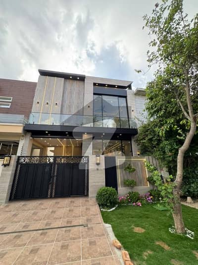5 Marla Brand New Fully Furnished Lavish Bungalow For Sale In DHA 9 Town - Modern Design & Prime Location!