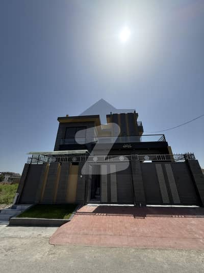 ریگی ماڈل ٹاؤن فیز 4 ریگی ماڈل ٹاؤن,پشاور میں 10 کمروں کا 10 مرلہ مکان 4.85 کروڑ میں برائے فروخت۔